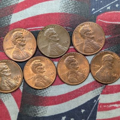 Sale Photo Thumbnail #24: (7) 1982 P & D Lincoln Cents