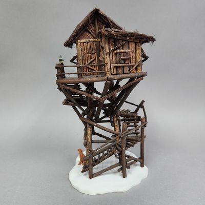 Sale Photo Thumbnail #356: Lemax Pinewood Perch Treehouse