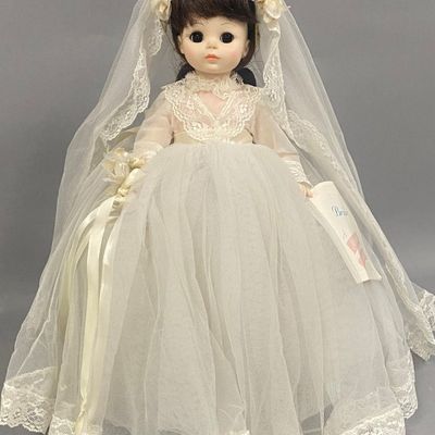 Sale Photo Thumbnail #468: Madame Alexander Brunette Bride Doll