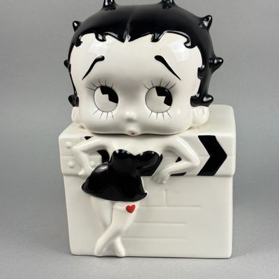 Sale Photo Thumbnail #204: Benjamin & Medwin Betty Boop Clapperboard Cookie Jar