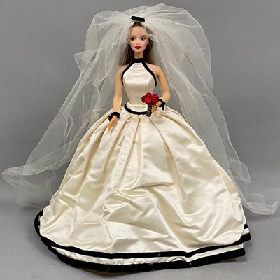 Sale Photo Thumbnail #400: Mattel 1998 Vera Wang Vinyl Bride Barbie