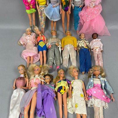 Sale Photo Thumbnail #485: Mattel & Hasbro Vinyl Fashion Dolls