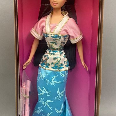 Sale Photo Thumbnail #452: Mattel Disney Satiny Shimmer Mulan Doll