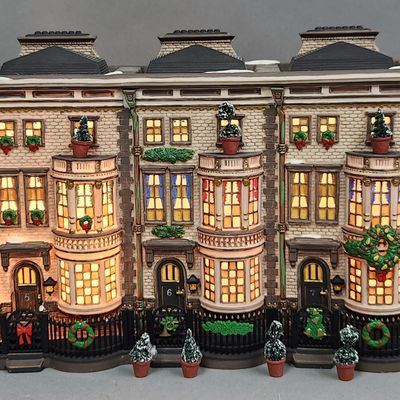 Sale Photo Thumbnail #324: Dept 56 Mulberrie Court Brownstones