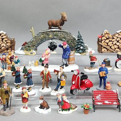 Sale Photo Thumbnail #365: Winter Village Figures
