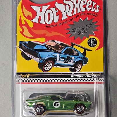 Sale Photo Thumbnail #75: Hot Wheels Rodger Dodger Neo-Classics Series