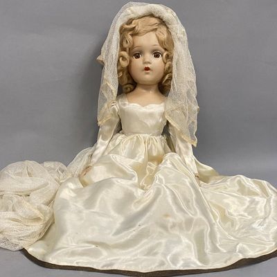 Sale Photo Thumbnail #459: Madame Alexander Vintage Bride Doll