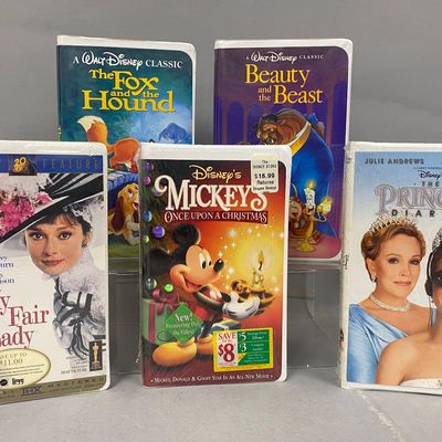 Sale Photo Thumbnail #149: Disney & 20th Century Fox Clamshell VHS Movies
