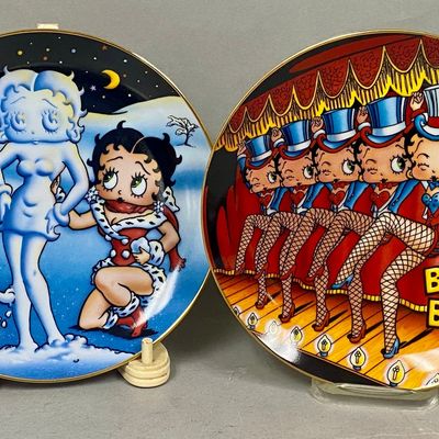 Sale Photo Thumbnail #170: 2 Danbury Mint Porcelain Betty Boop Plates