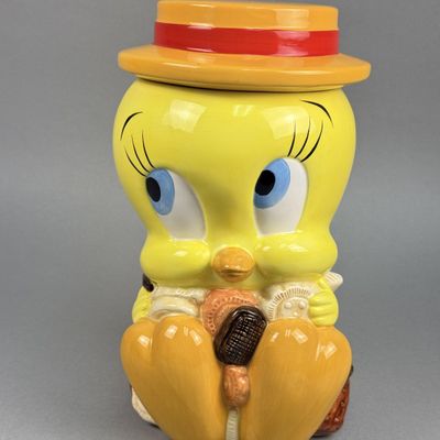 Sale Photo Thumbnail #205: Gibson Looney Tunes Tweety Bird Cookie Jar