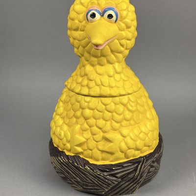 Sale Photo Thumbnail #231: Muppets Inc Ceramic Big Bird Cookie Jar