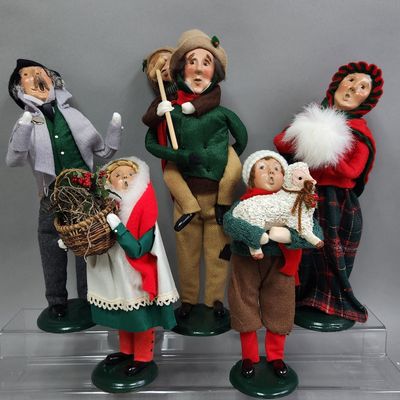 Sale Photo Thumbnail #198: Byers' Choice Carolers & Bob Cratchit Figurines