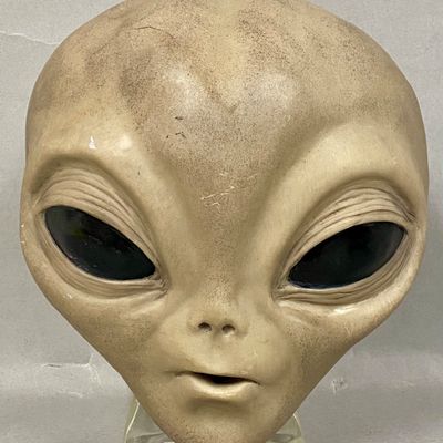 Sale Photo Thumbnail #109: Simon Laurens 3pc Resin Alien Wall Plaque