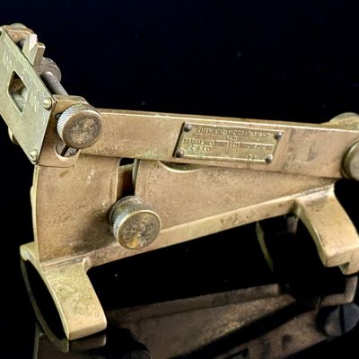 US Army WWII M2 Chemical Mortar Sight by C A CO