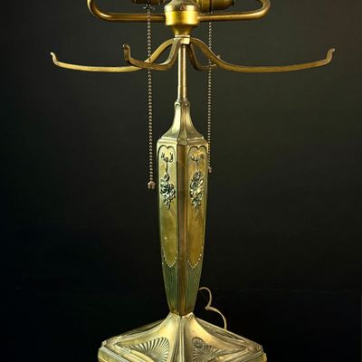 Pairpoint Manufacturing Company Model 3099 Art Nouveau Two Socket Electric Table Lamp Base