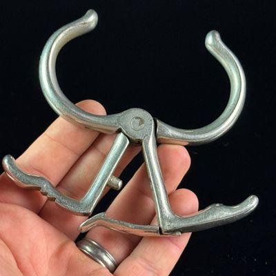 1892 Patent Nickel-Plated Iron Claw Handcuff