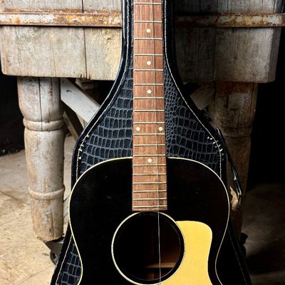 Gibson L-00 Acoustic Guitar in Black Finish with Factory Order Number 978 1