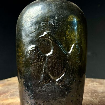Antique Willington Glass Co GII-64 Eagle Liberty Historical Flask Deep Olive Amber
