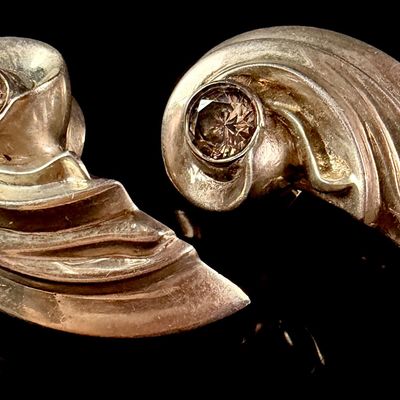 Sale Photo Thumbnail #73: A Pair of Von Musulin Sterling Silver Modernist Clip-On Earrings