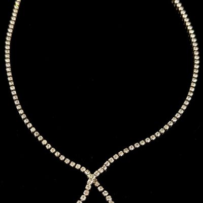 Sale Photo Thumbnail #56: Vintage Silver-Tone Rhinestone Lariat-Style Necklace with Leaf Pendants