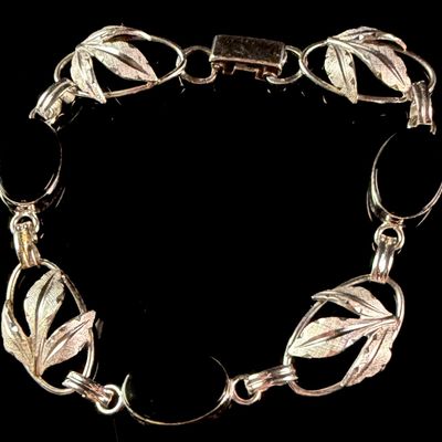 Sale Photo Thumbnail #208: A&Z Sterling Silver and Black Onyx Leaf Link Bracelet