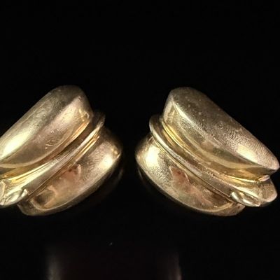 Sale Photo Thumbnail #80: Pair of Von Musulin Sterling Silver Gilt Modernist Clip-on Earrings