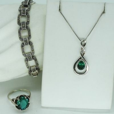 Sale Photo Thumbnail #136: Simulated Emerald 925 Ring, Necklace & More