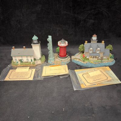 Sale Photo Thumbnail #378: Harbour Lights New York Lighthouse and Landmark Figurines 3 Jeffreys Hook