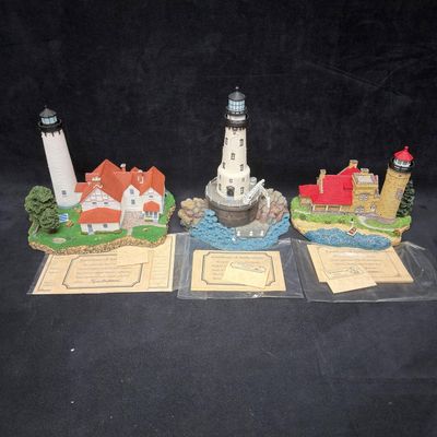 Sale Photo Thumbnail #387: Old Mackinac Rock of Ages Harbour Lights Michigan Lighthouse Landmark Figurines 3