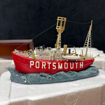 Sale Photo Thumbnail #411: Anchor Bay Portsmouth Light Vessel No. 101 Model with Original Box