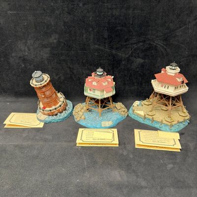 Sale Photo Thumbnail #389: Thomas Point Shoal Signed Harbour Lights Maryland Lighthouse Figurines