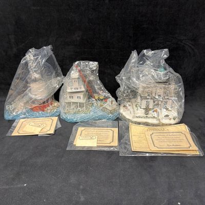 Sale Photo Thumbnail #343: Harbour Lights New York Lighthouse Figurines Set of Three Tarrytown