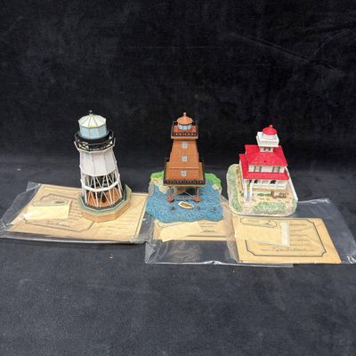 Sale Photo Thumbnail #402: Louisiana California Harbour Lights Lighthouse Figurines Three Southwest Reef