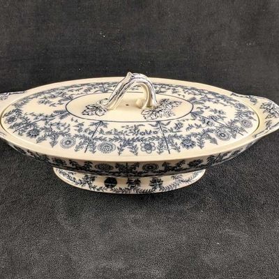 Sale Photo Thumbnail #235: Ceramic Japanese Serving Dish With Lid