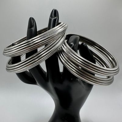 Sale Photo Thumbnail #163: Group Of Silver Plated Bangle Bracelets Ribbed Stackable Jewelry Lot Four