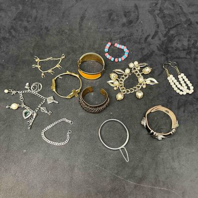 Sale Photo Thumbnail #207: Mixed Costume Jewelry Bracelets and Bangles Lot J15