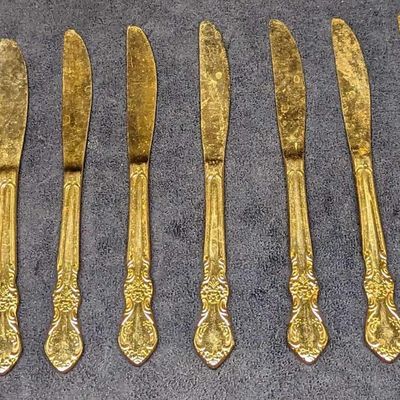 Sale Photo Thumbnail #136: 8 Cambridge Gold Electroplated Stainless Dinner Knives
