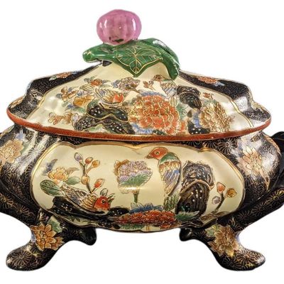 Sale Photo Thumbnail #56: Hand Painted Vintage Japanese Satsuma Tureen