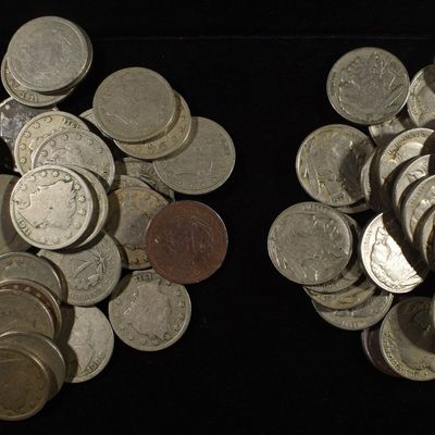 Sale Photo Thumbnail #117: (46)"V" & (31) BUFFALO NICKELS