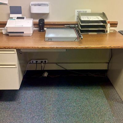 Sale Photo Thumbnail #215: Metal Base Office Desk With Wood-Grain Top