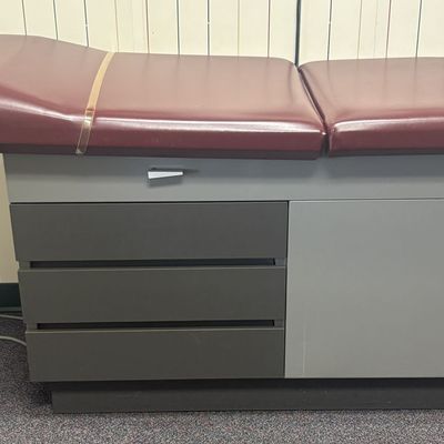 Sale Photo Thumbnail #200: Ritter Medical Products Model 100 Manual Examination Table