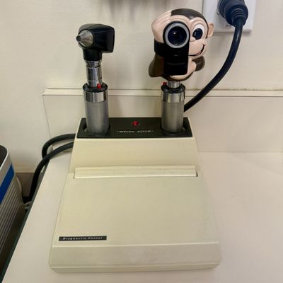 Sale Photo Thumbnail #128: Welch Allyn Rechargeable Pediatric Diagnostic Center Set with Monkey Ophthalmoscope Attachment