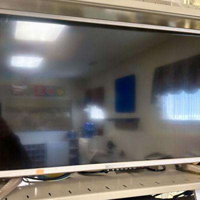 Sale Photo Thumbnail #216: Sceptre Model H32 32-Inch LED Television