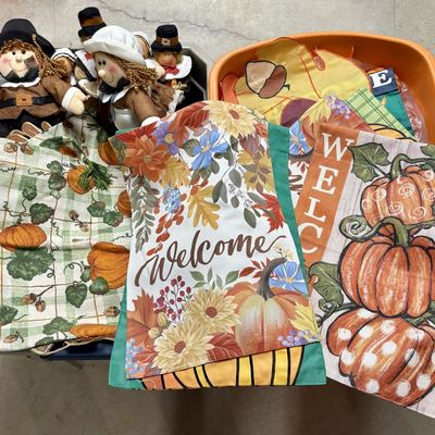 Sale Photo Thumbnail #297: A Collection of Autumn and Thanksgiving Themed Seasonal Decor and Textiles