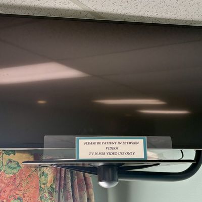 Sale Photo Thumbnail #55: Vizio M401i-A3 40 Inch 1080p Smart TV with Articulated Mount and Shelf