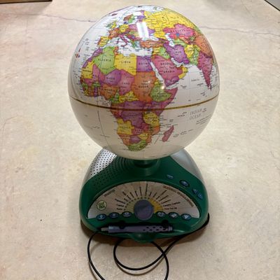 Sale Photo Thumbnail #339: LeapFrog Eureka Challenge Interactive Talking Globe