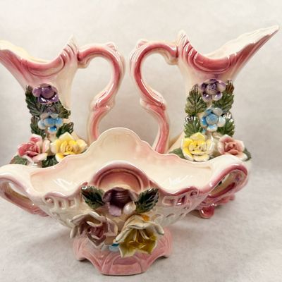 IRIDESCENT CERAMIC FLORAL GARNITURE SET