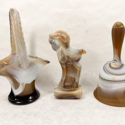 WESTMORELAND BASKET AND IMPERIAL HORSE, BELL