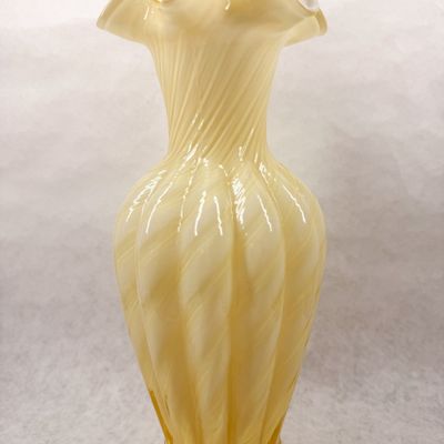 FENTON YELLOW SWIRL RIBBED VASE