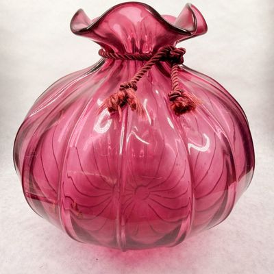 CRANBERRY GLASS RIBBED SACK VASE, 1970S